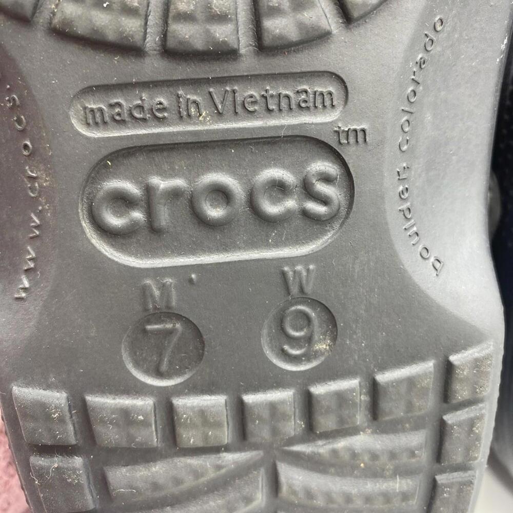 Crocs Winter Lined Clog Men's Size 7 Womens Size 9 - Picture 15 of 15